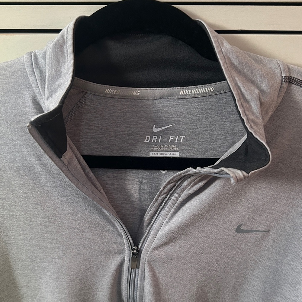 Gray Quarter-Zip Pullover Nike Impeccable condition